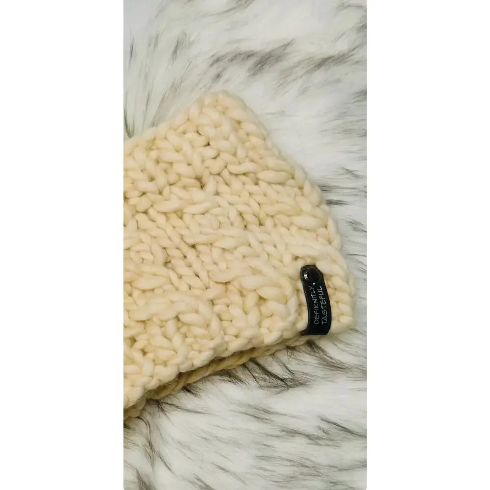 Hand Knit Merino Wool Headband - Lean On Me Design - Ivory Merino Wool